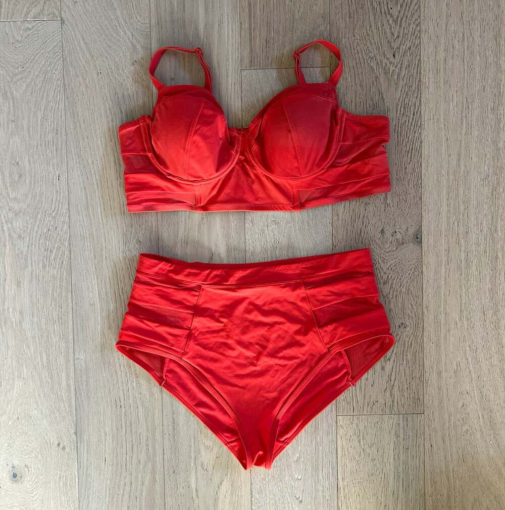 Women’s Red Solid 2-Piece Bikini Set Bikini Top High-Waisted Bottom Strap